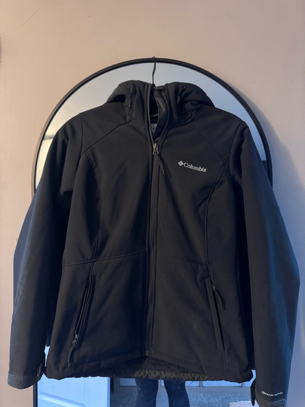 Women’s Size Small Fleece Lined Columbia Black Hooded Softshell Jacket w